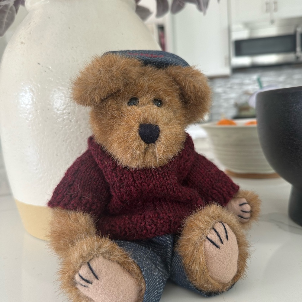 NWT Vintage Leo Bruinski Boyds Bears